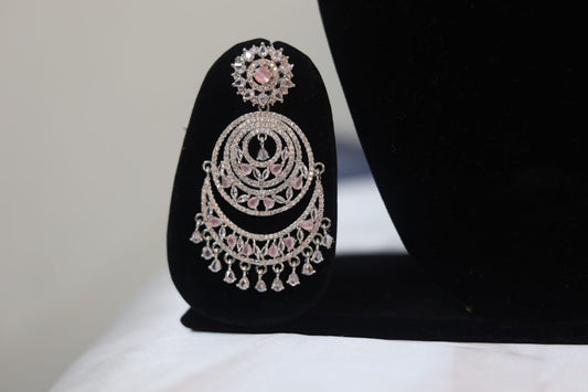 CZ & AD Studded necklace set with earrings and Maangtikka.💫