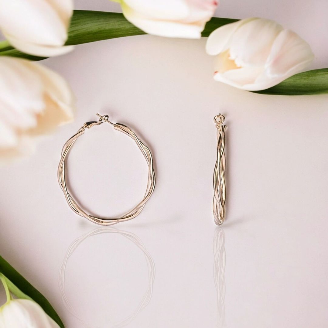 Gold Plated Criss-Cross Circular Hoop Earrings.💫